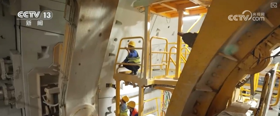 “智能掘进脑”实现隧道建设从“经验驱动”到“数据驱动” “智能掘进脑”实现隧道建设从“经验驱动”到“数据驱动”