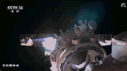 神十九已撤离空间站 计划于今日中午返回东风着陆场 神十九已撤离空间站 计划于今日中午返回东风着陆场