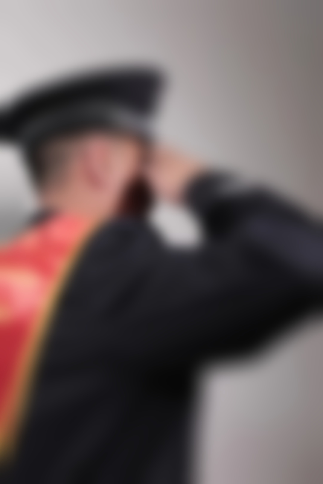 “不能露脸”的获奖者！没有照片，只有胸前的五星红旗！