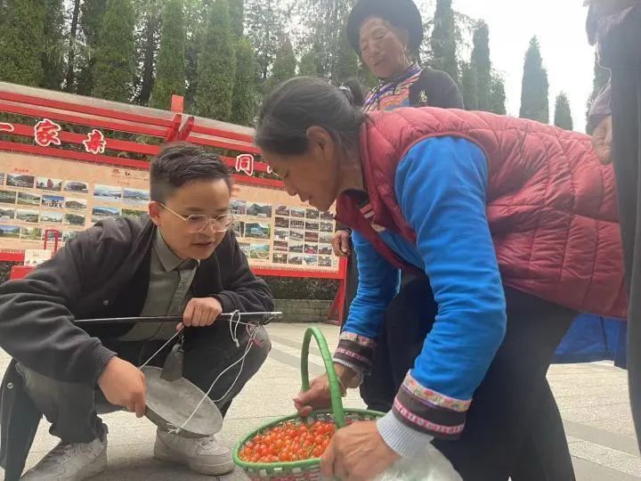 他宣布升级当爸爸，全网祝福！"眼睛突然湿润"