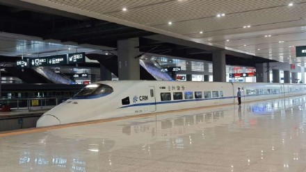 “五一”假期 重庆火车站将开行“红眼动车”