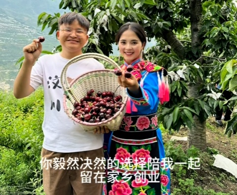 他宣布升级当爸爸，全网祝福！"眼睛突然湿润"