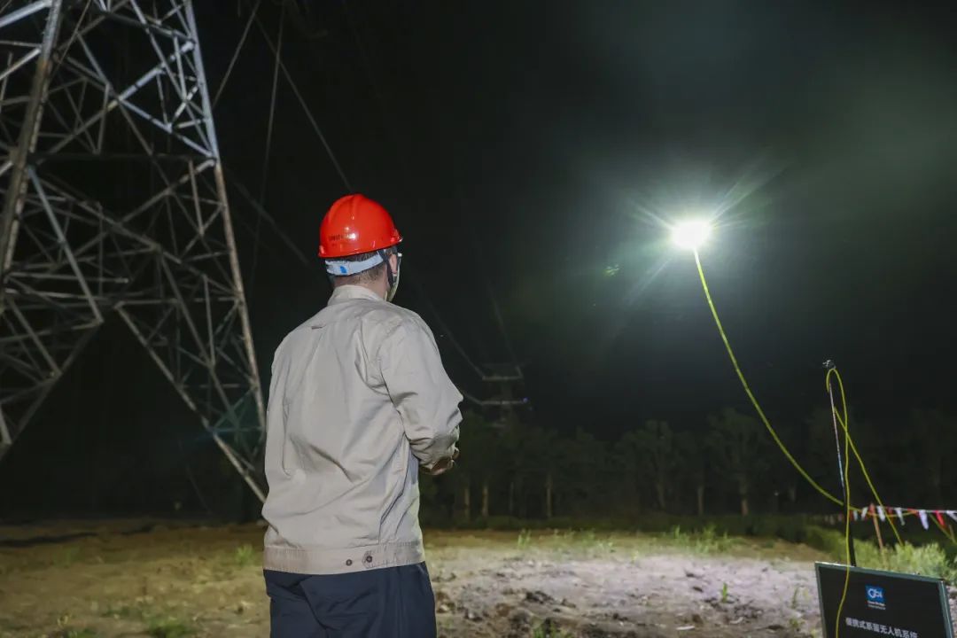 凌晨,一群人在高铁上空战“天窗”! 凌晨,一群人在高铁上空战“天窗”!