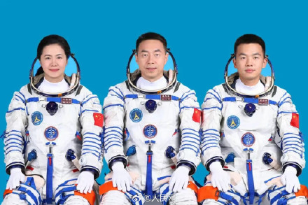 神十九已撤离空间站 计划于今日中午返回东风着陆场 神十九已撤离空间站 计划于今日中午返回东风着陆场