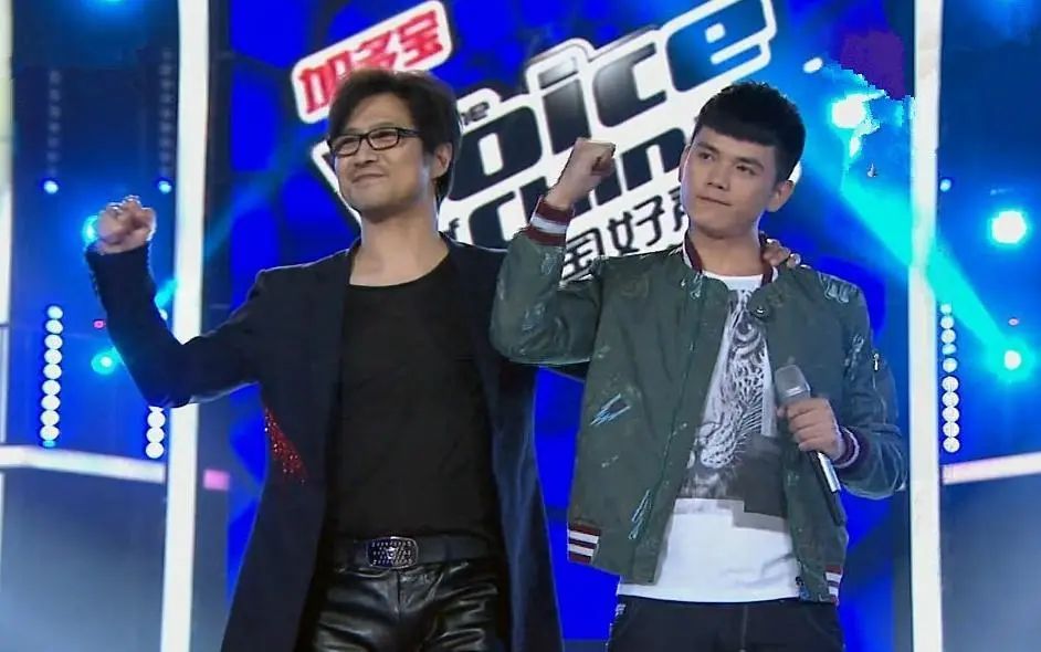 女歌手发文称遭遇车祸,瞳孔散掉半年开颅2次!其丈夫两年前因病去世,汪峰曾发文安慰 女歌手发文称遭遇车祸,瞳孔散掉半年开颅2次!其丈夫两年前因病去世,汪峰曾发文安慰