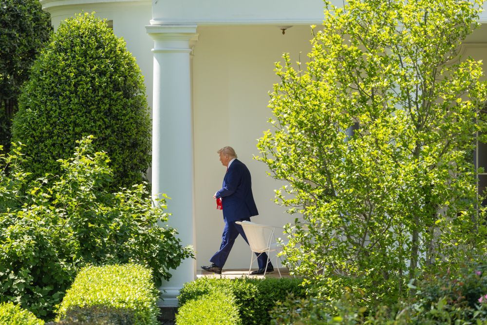 亚马逊为商品标注“关税成本”？特朗普向贝索斯讨说法