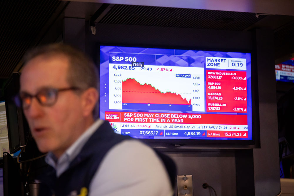 普遍悲观！美国消费者信心指数跌至近年最低水平