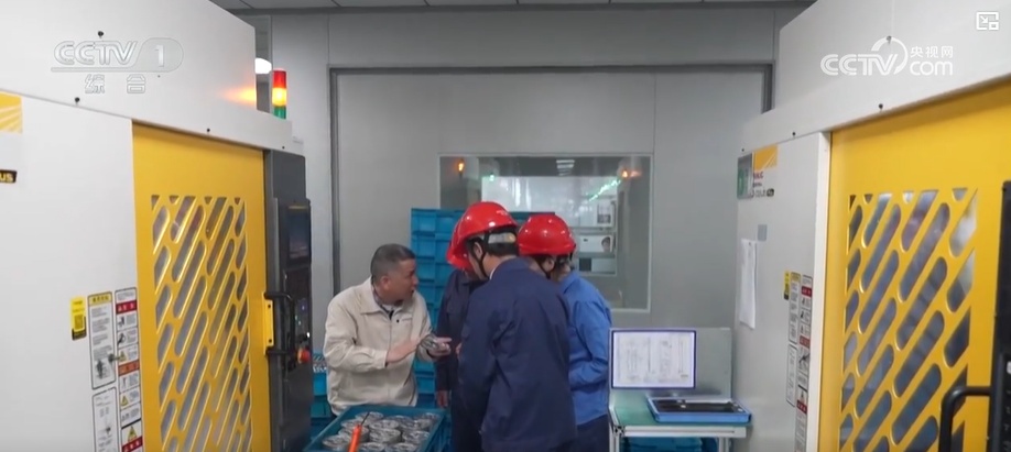 【大国工匠】张霁明:0.1秒的追光者 【大国工匠】张霁明:0.1秒的追光者