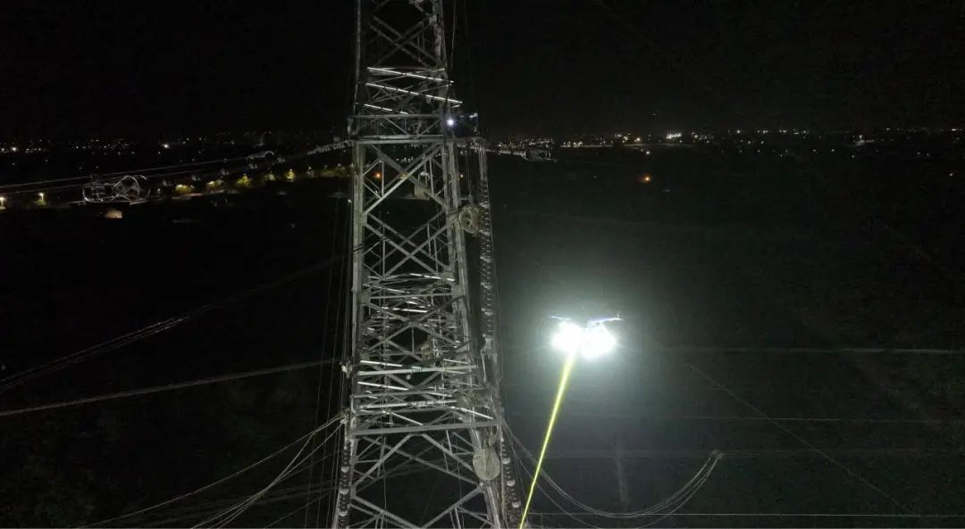 凌晨,一群人在高铁上空战“天窗”! 凌晨,一群人在高铁上空战“天窗”!