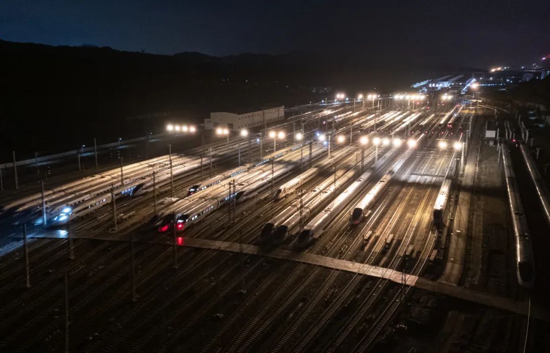 “五一”小长假铁路运输启动 “五一”小长假铁路运输启动