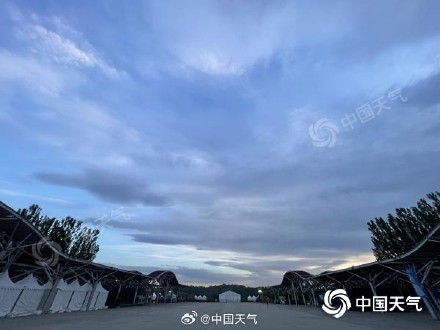 未来三天北京气温持续下降 部分地区或现降雨大风