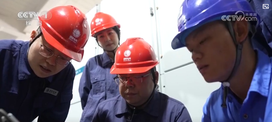 【大国工匠】张霁明:0.1秒的追光者 【大国工匠】张霁明:0.1秒的追光者