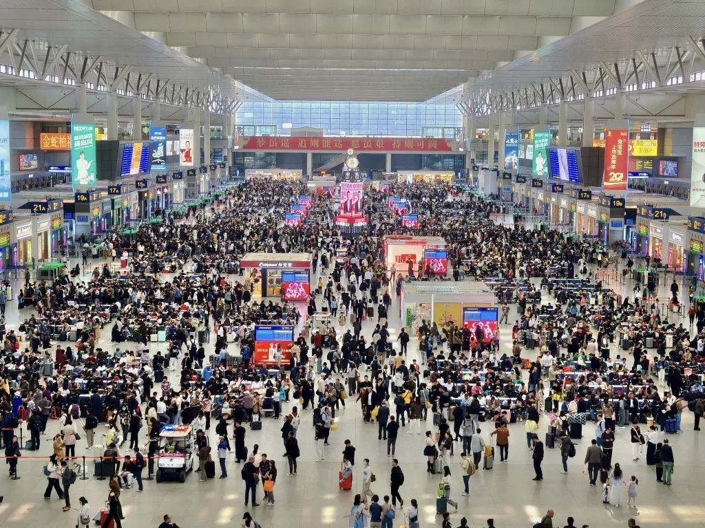 太离谱!事发往上海方向,有人一次记9分!上海已经开始堵车?网友:我还在上班 太离谱!事发往上海方向,有人一次记9分!上海已经开始堵车?网友:我还在上班