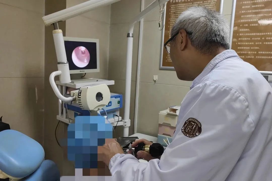 女子踏青时被“偷袭”，到医院一查，鼓膜破了！