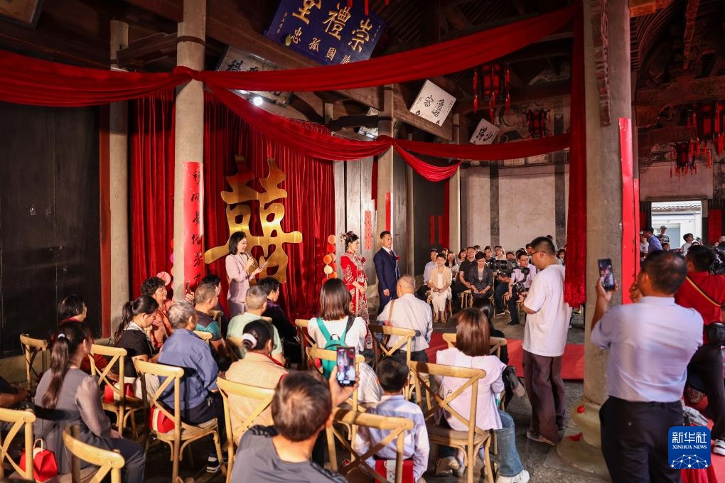 浙江诸暨：探索简约文明婚俗新风