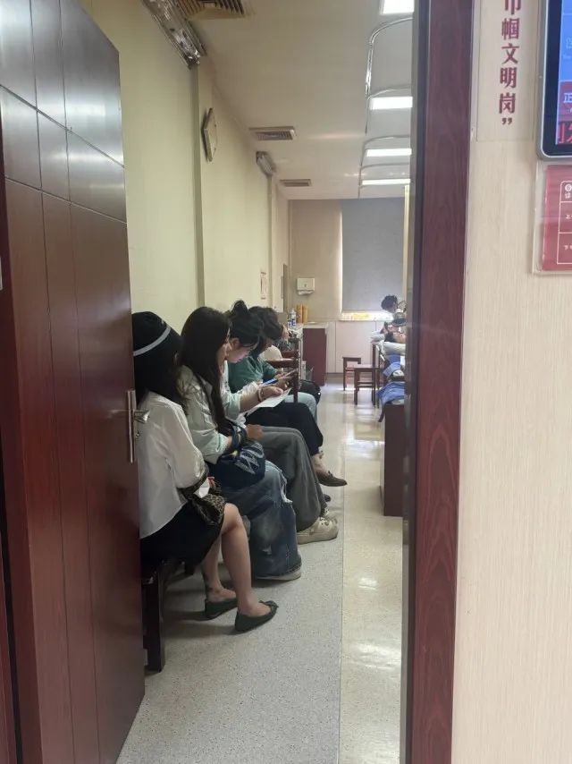 杭州多名女主播确诊！医院科室挤满了人，小心这种“美女病”