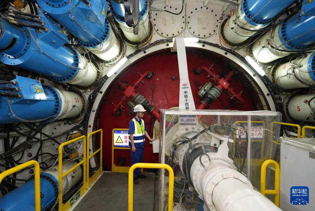 浙江：甬舟铁路金塘海底隧道持续掘进