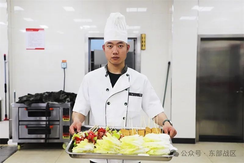 今天,致敬军营最美“劳动者” 今天,致敬军营最美“劳动者”