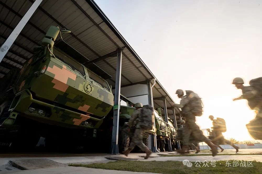 今天,致敬军营最美“劳动者” 今天,致敬军营最美“劳动者”