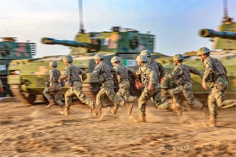 今天,致敬军营最美“劳动者” 今天,致敬军营最美“劳动者”