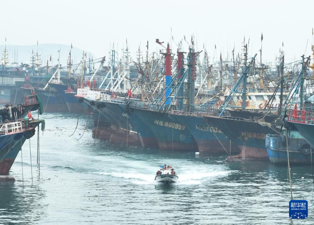 福建：万余艘渔船归港休渔