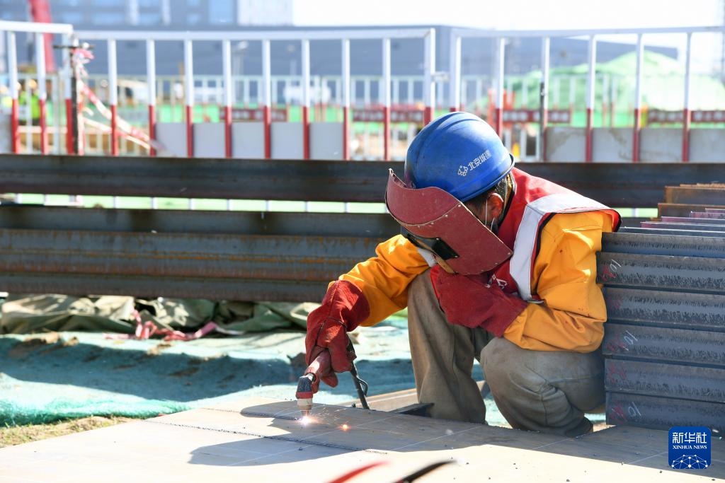 坚守岗位的劳动者