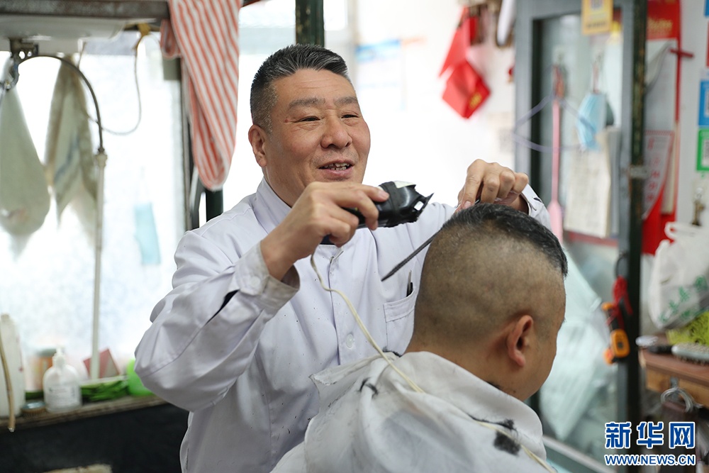 显影中国丨“剪”出美好人生 显影中国丨“剪”出美好人生