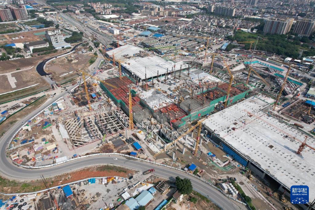 广湛高铁佛山站建设取得新进展 广湛高铁佛山站建设取得新进展