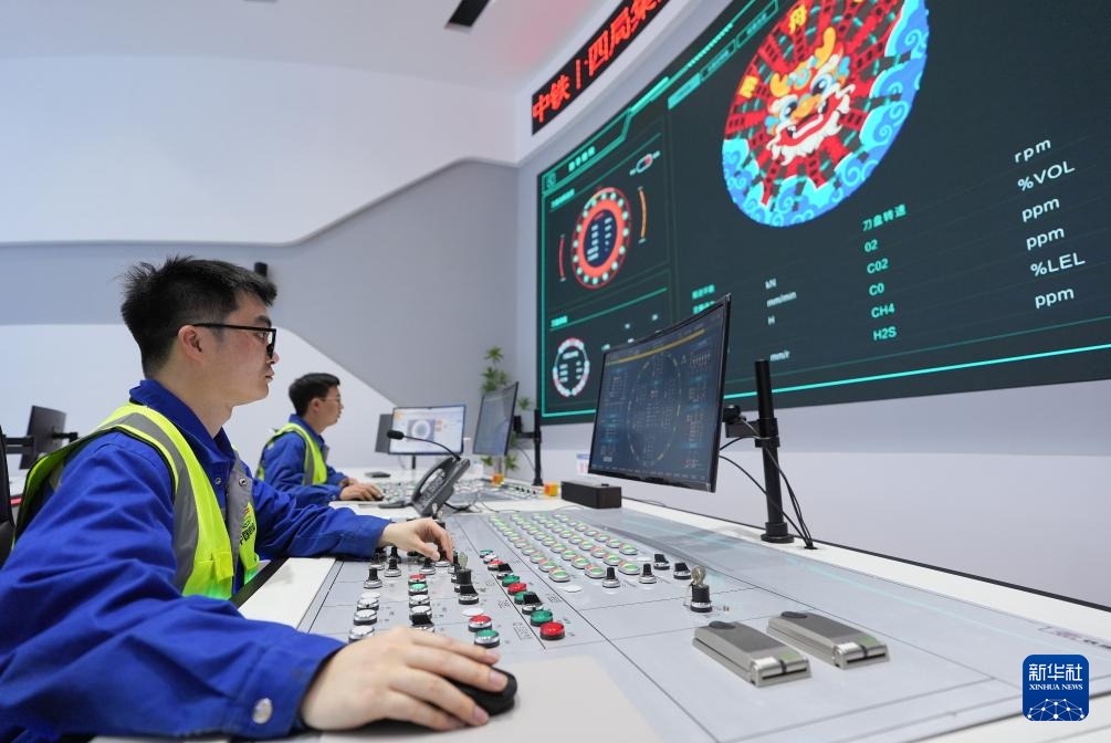 浙江：甬舟铁路金塘海底隧道持续掘进