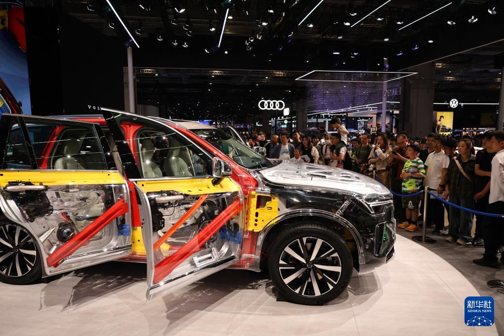 上海：假期逛车展