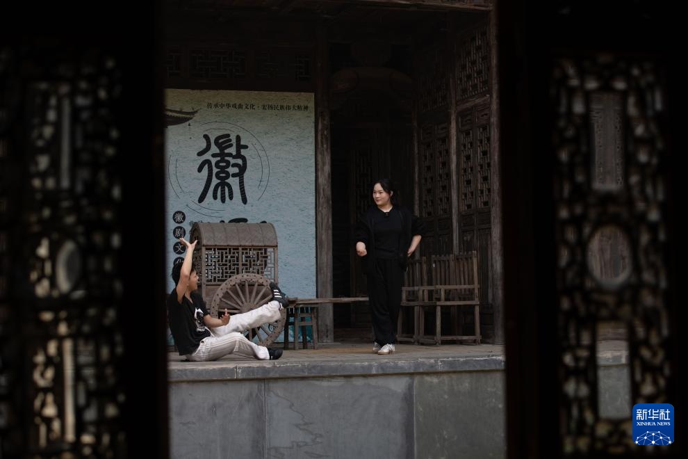 古老徽剧绽放青春活力