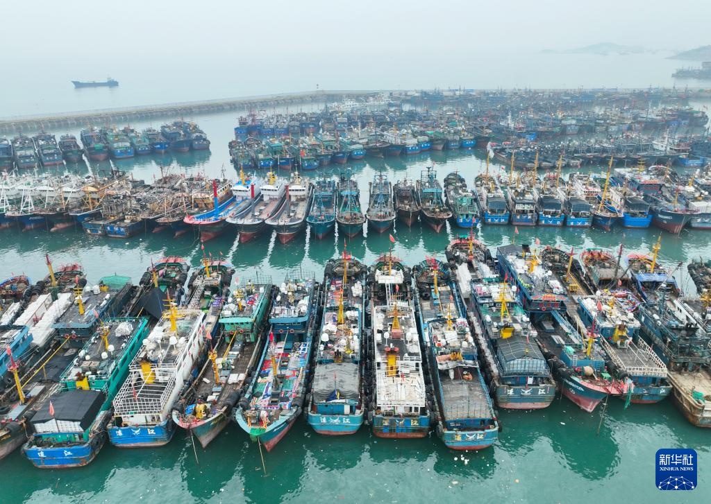 福建：万余艘渔船归港休渔