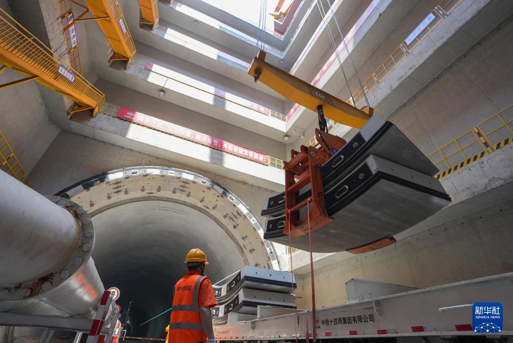 浙江：甬舟铁路金塘海底隧道持续掘进