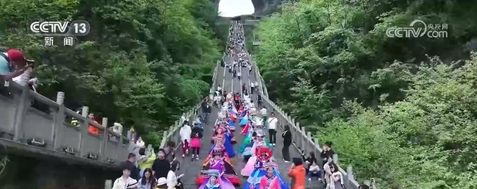 人气足、消费旺 各地特色文旅活动精彩纷呈 假日经济传递强劲“脉动” 人气足、消费旺 各地特色文旅活动精彩纷呈 假日经济传递强劲“脉动”