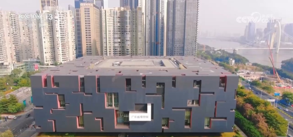 14.2亿人次、1341列……出行“热”、出游“暖” “流动的中国”迸发澎湃活力