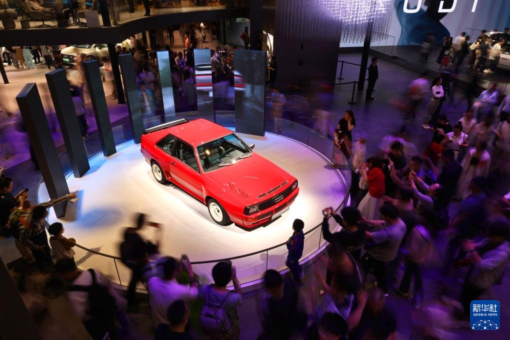 上海：假期逛车展