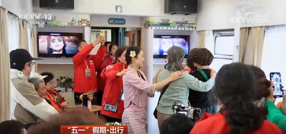 14.2亿人次、1341列……出行“热”、出游“暖” “流动的中国”迸发澎湃活力