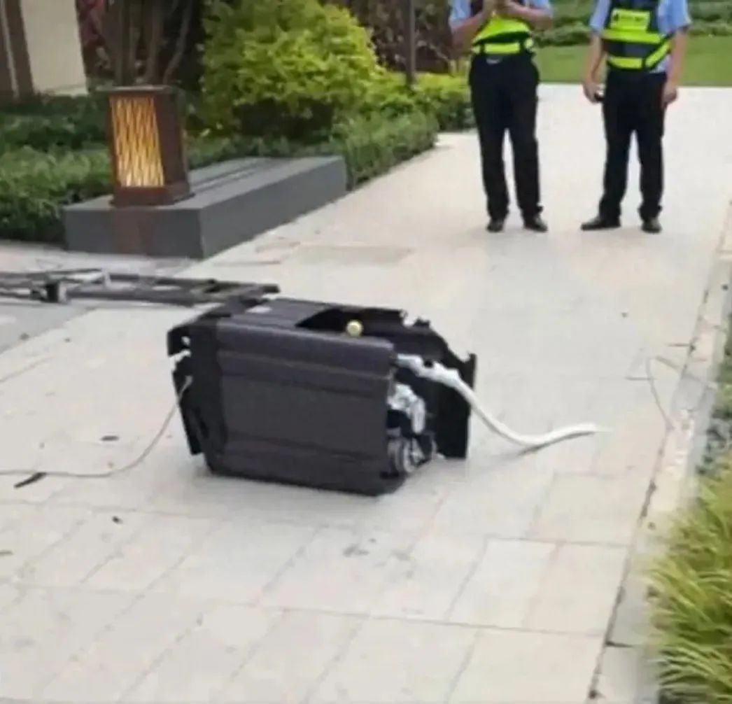 天降洗衣机！事发广东一小区，原因很离谱