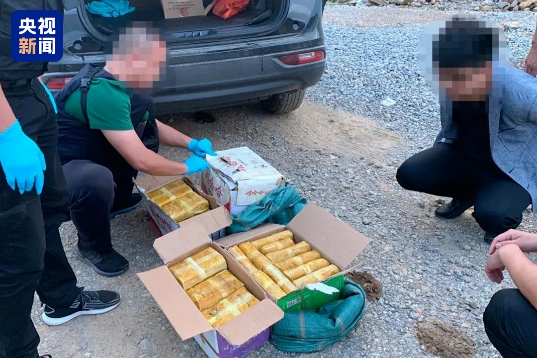 这个头像,刷屏了!向缉毒英雄们致敬! 这个头像,刷屏了!向缉毒英雄们致敬!