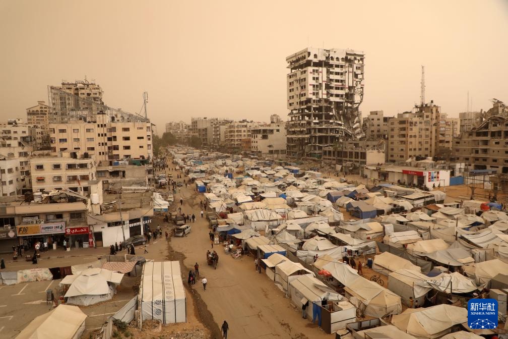 加沙遭遇沙尘天气