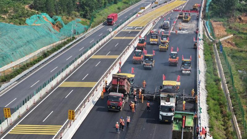 江西：“五一不停工” 樟吉改扩建项目建设忙