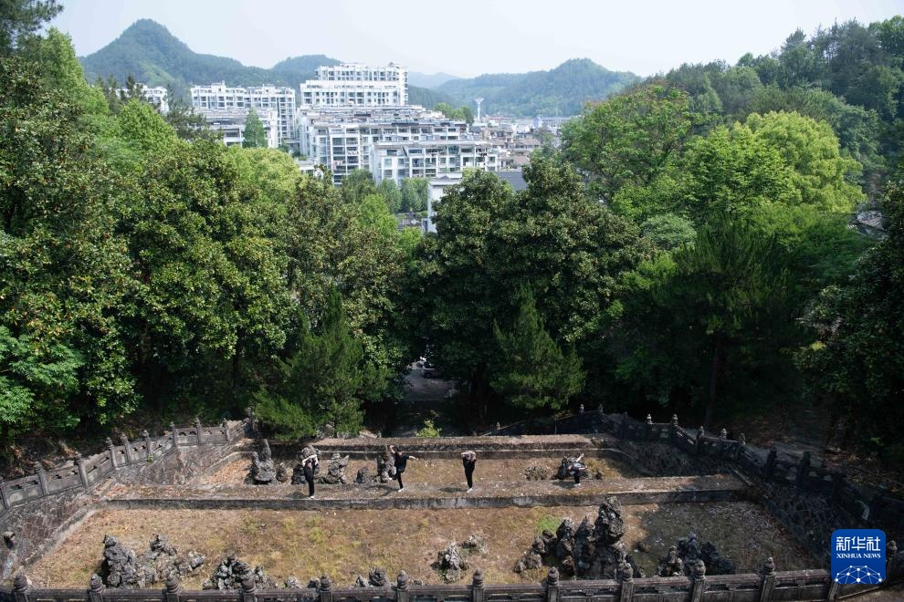 古老徽剧绽放青春活力