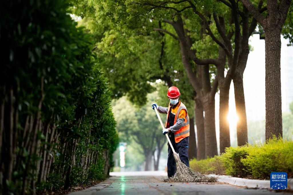 坚守岗位的劳动者