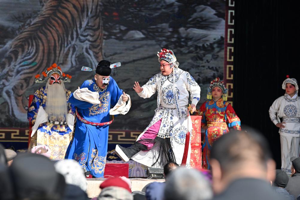 一悲一喜一抖袖，一唱一念一声吼——山西老戏唱出“新声”