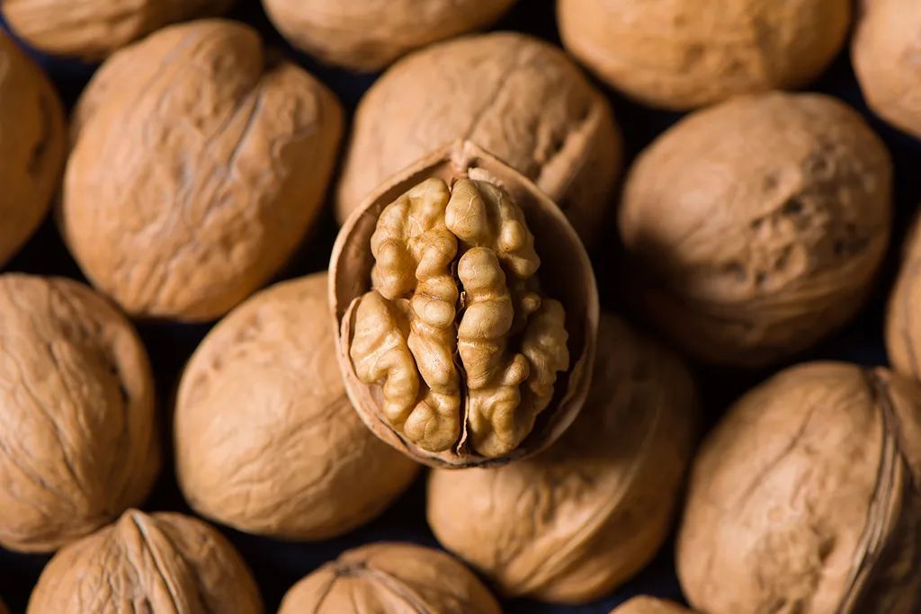 每天早餐加点核桃,全身炎症、癌症风险都降低 每天早餐加点核桃,全身炎症、癌症风险都降低