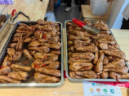 五一假期多地开放政府食堂 市民：18元3个菜，开餐前就排队了