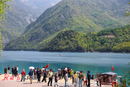 “五一”假期 文县天池迎客来