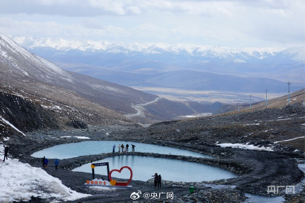 青海门源云海雪山同框好震撼 青海门源云海雪山同框好震撼