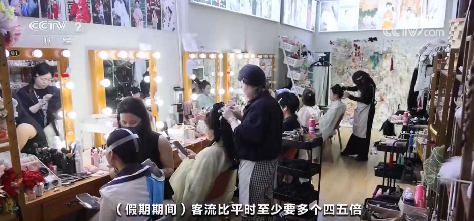 打卡专属路线、沉浸式旅拍……文旅消费频“上新” 激活假日经济新引擎