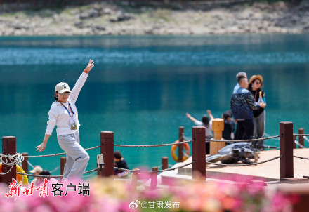 “五一”假期 文县天池迎客来